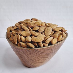 مغز بادام بومی